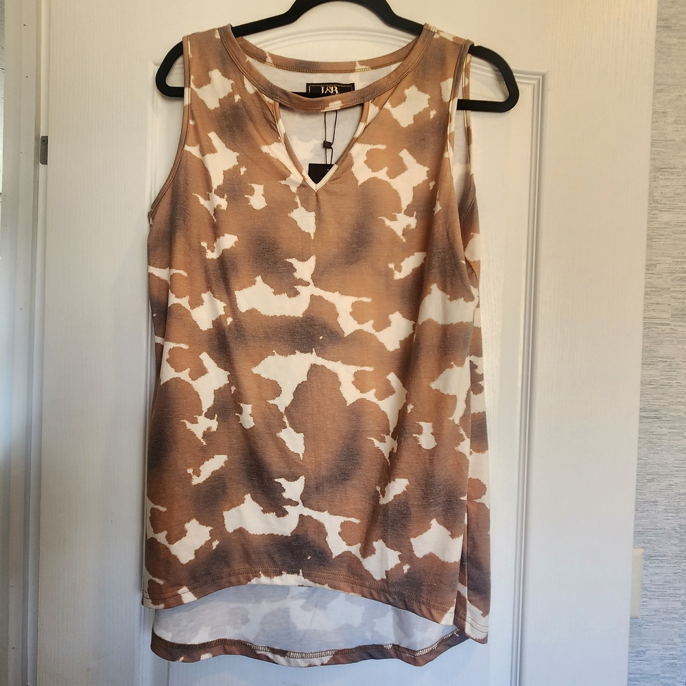 *L&B Tan and White Patterned Top Size M BNWT*